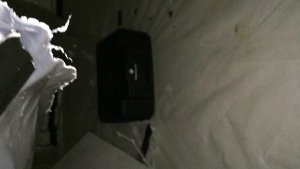 Olles ukse lahti saanud tuli sealt nähtavale šeif