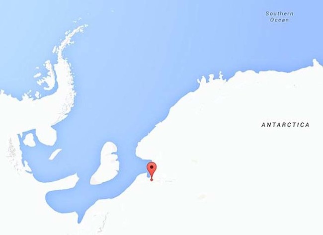 Objekti koordinaadid on: 80°34'08.4"S 30°05'19.3"W